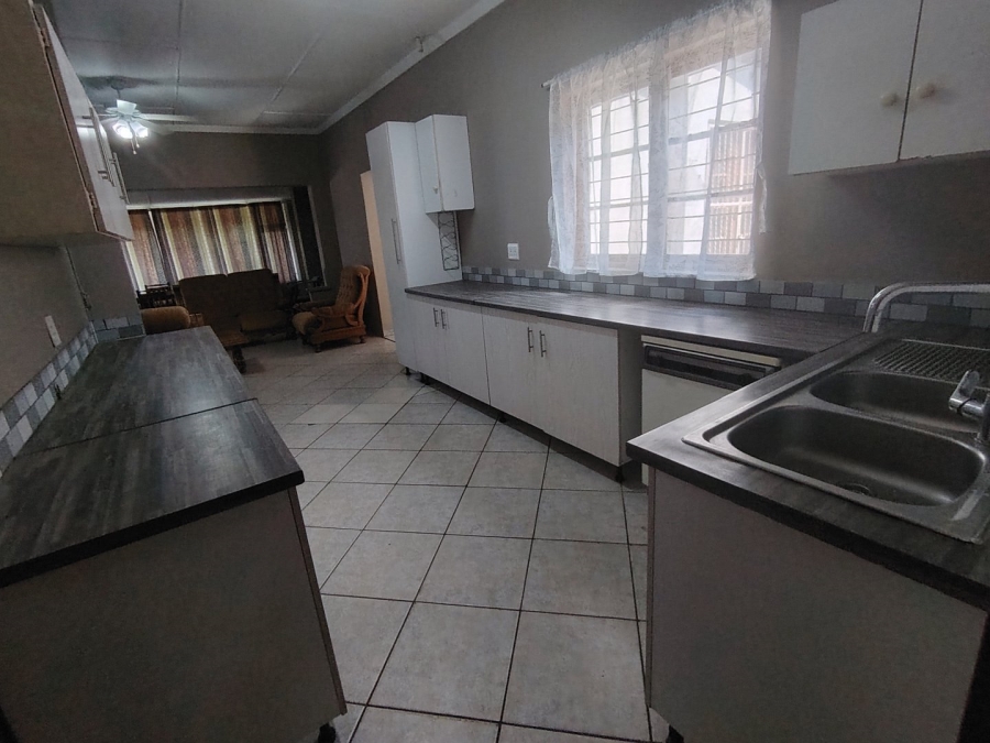 7 Bedroom Property for Sale in St Michaels On Sea KwaZulu-Natal