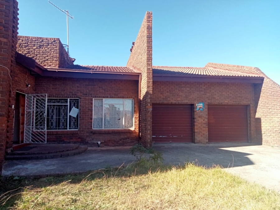 4 Bedroom Property for Sale in Fairleigh KwaZulu-Natal