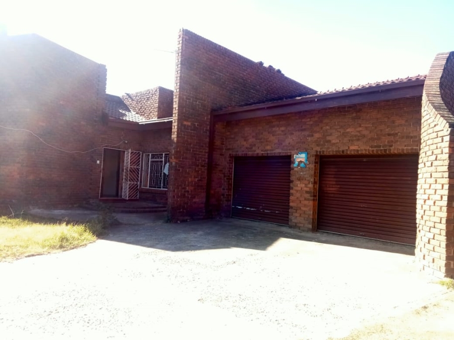 4 Bedroom Property for Sale in Fairleigh KwaZulu-Natal