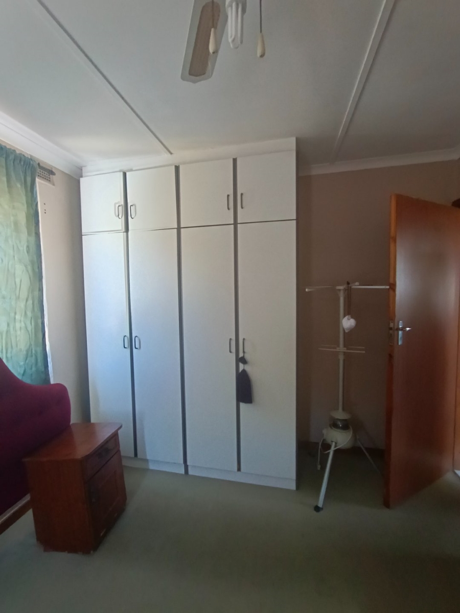 To Let 4 Bedroom Property for Rent in Merewent KwaZulu-Natal
