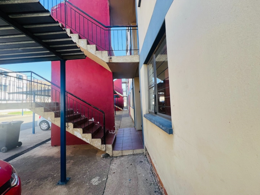 2 Bedroom Property for Sale in Madadeni J KwaZulu-Natal