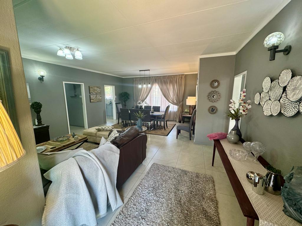 4 Bedroom Property for Sale in Aviary Hill KwaZulu-Natal