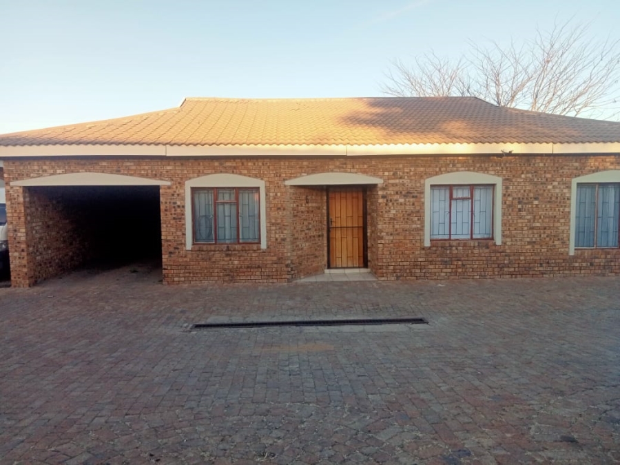 3 Bedroom Property for Sale in Amajuba Park KwaZulu-Natal