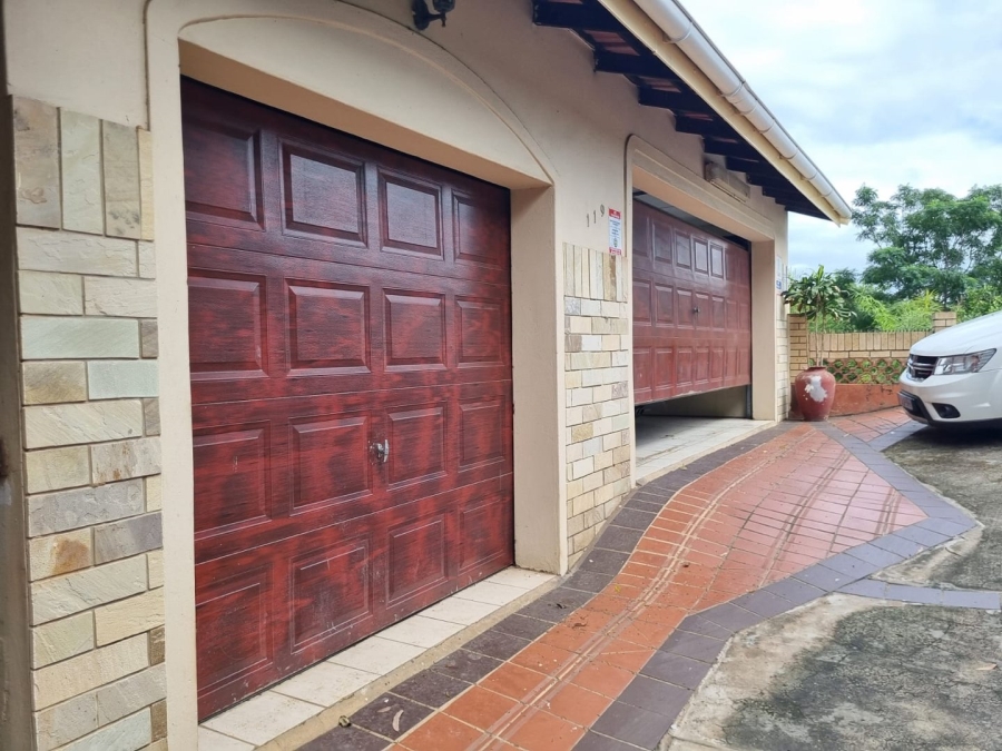 To Let 5 Bedroom Property for Rent in Clare Hills KwaZulu-Natal