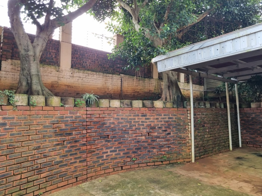 To Let 5 Bedroom Property for Rent in Clare Hills KwaZulu-Natal