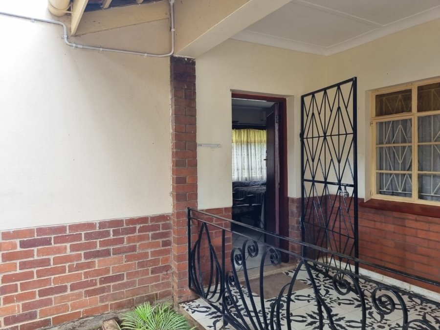 To Let 5 Bedroom Property for Rent in Clare Hills KwaZulu-Natal