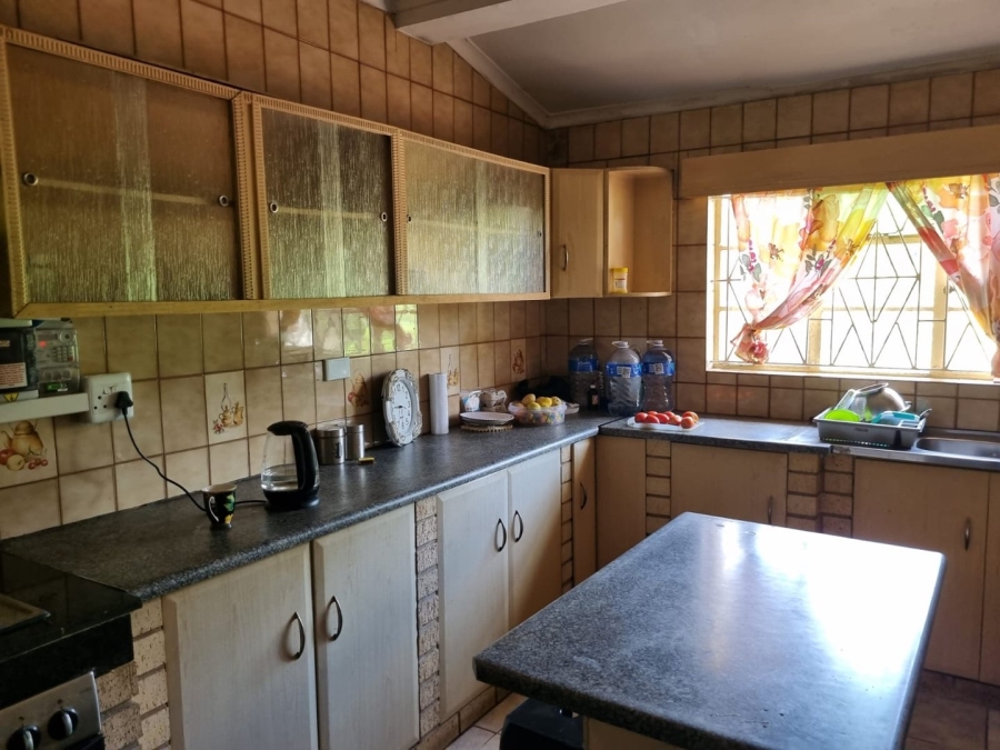 To Let 5 Bedroom Property for Rent in Clare Hills KwaZulu-Natal