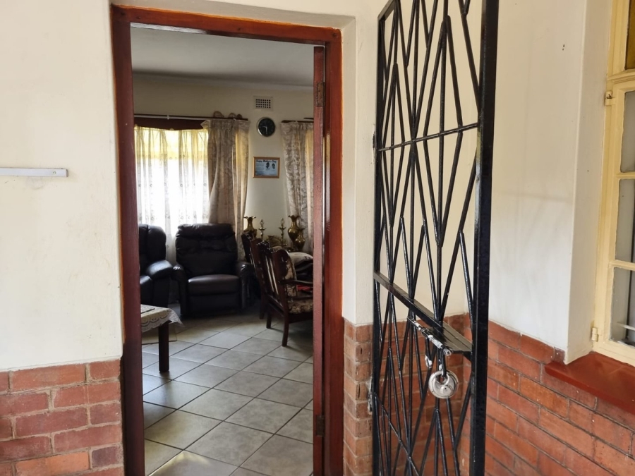 To Let 5 Bedroom Property for Rent in Clare Hills KwaZulu-Natal