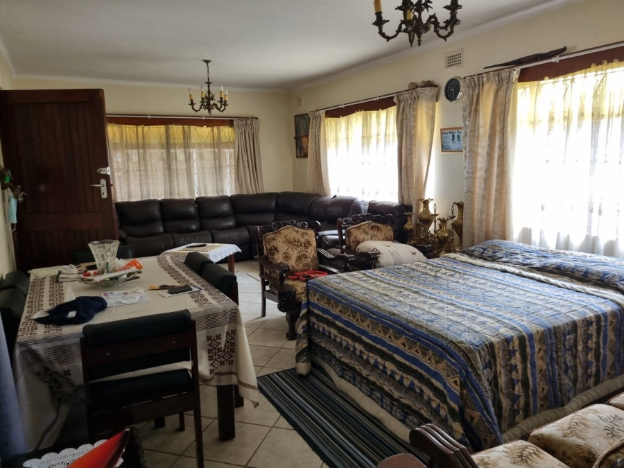 To Let 5 Bedroom Property for Rent in Clare Hills KwaZulu-Natal