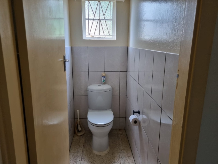 To Let 5 Bedroom Property for Rent in Clare Hills KwaZulu-Natal