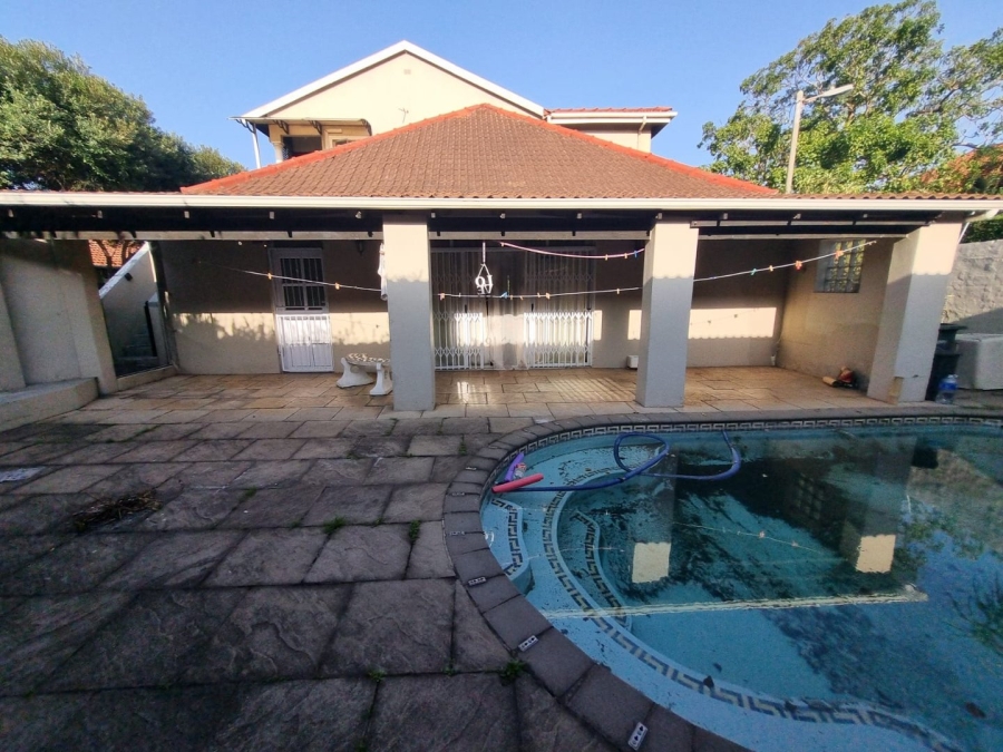 6 Bedroom Property for Sale in Glenwood KwaZulu-Natal