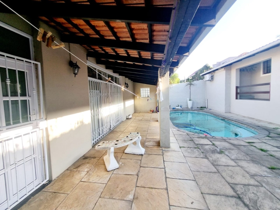 6 Bedroom Property for Sale in Glenwood KwaZulu-Natal