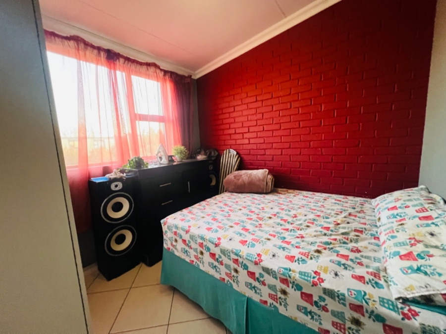 2 Bedroom Property for Sale in Madadeni J KwaZulu-Natal