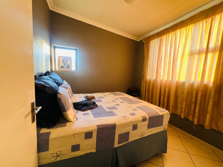 2 Bedroom Property for Sale in Madadeni J KwaZulu-Natal