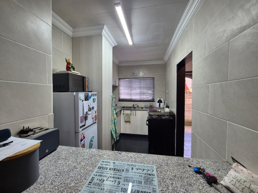 2 Bedroom Property for Sale in Huttenheights KwaZulu-Natal