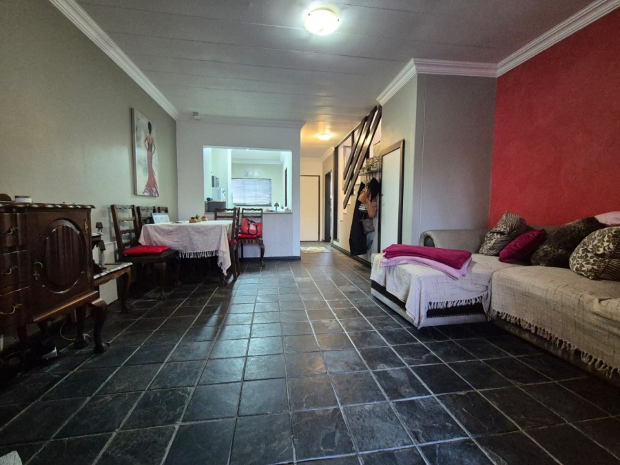 2 Bedroom Property for Sale in Huttenheights KwaZulu-Natal