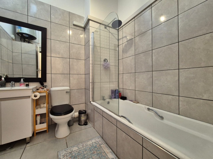 2 Bedroom Property for Sale in Huttenheights KwaZulu-Natal
