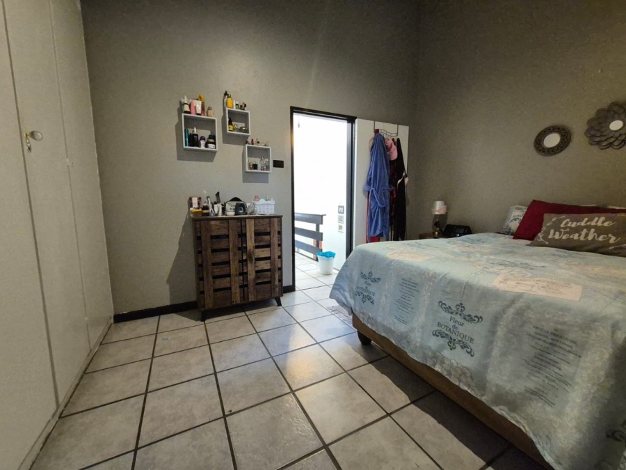 2 Bedroom Property for Sale in Huttenheights KwaZulu-Natal