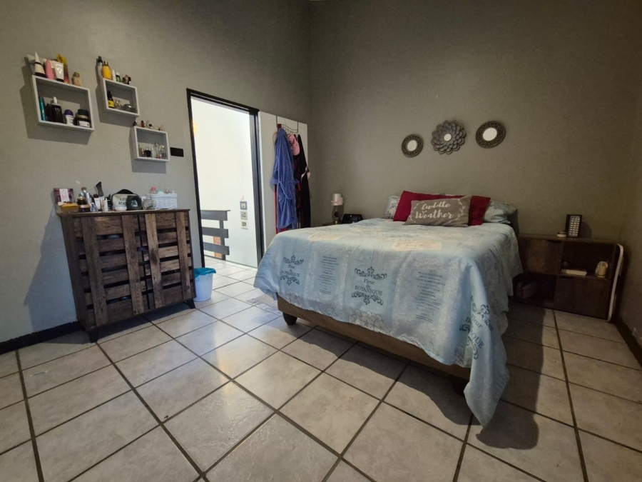 2 Bedroom Property for Sale in Huttenheights KwaZulu-Natal