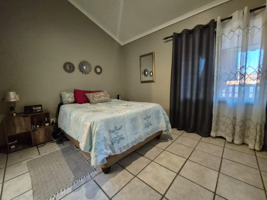 2 Bedroom Property for Sale in Huttenheights KwaZulu-Natal