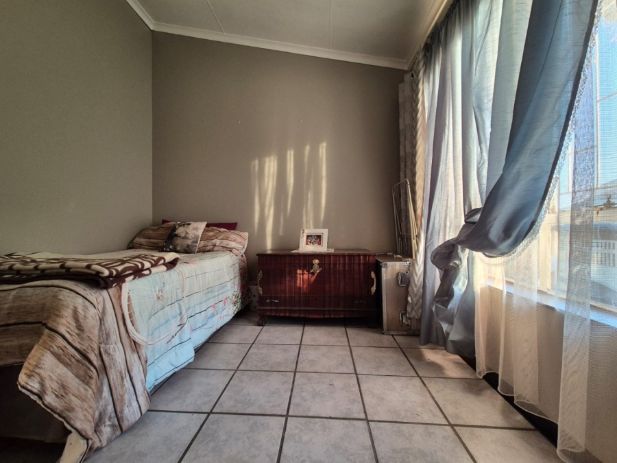 2 Bedroom Property for Sale in Huttenheights KwaZulu-Natal