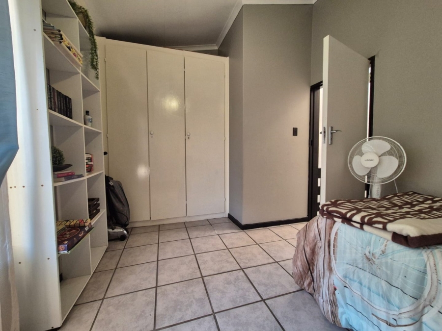 2 Bedroom Property for Sale in Huttenheights KwaZulu-Natal