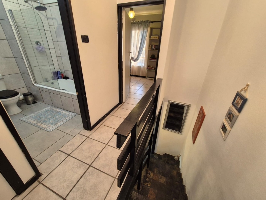 2 Bedroom Property for Sale in Huttenheights KwaZulu-Natal