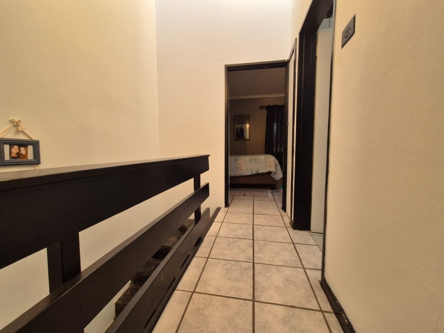 2 Bedroom Property for Sale in Huttenheights KwaZulu-Natal