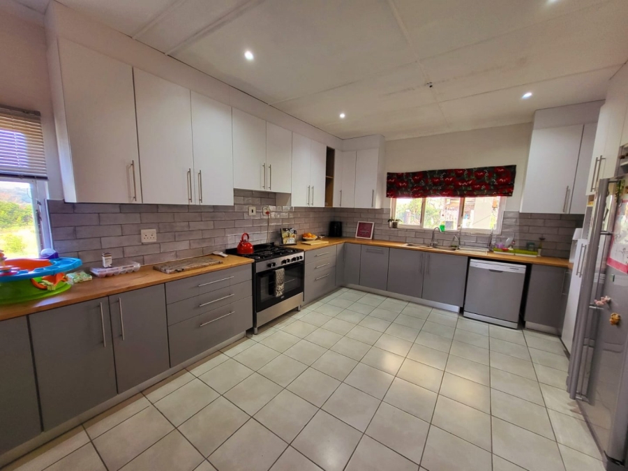 7 Bedroom Property for Sale in Umzumbe KwaZulu-Natal