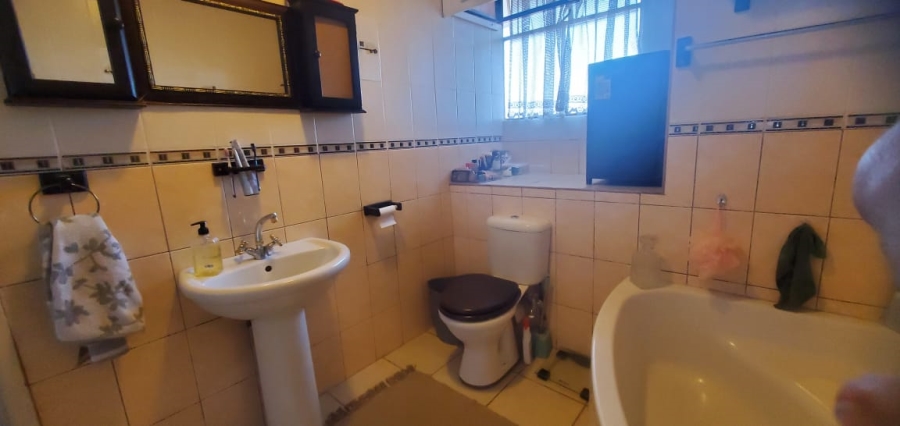 2 Bedroom Property for Sale in Pioneer Park KwaZulu-Natal