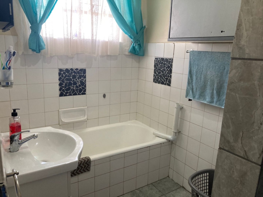 2 Bedroom Property for Sale in Barry Hertzog Park KwaZulu-Natal