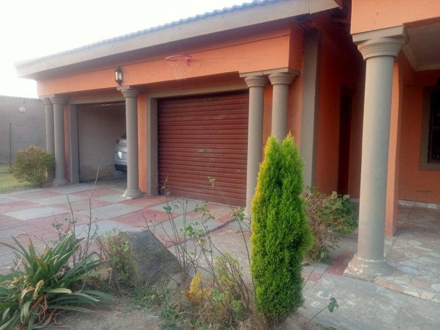 3 Bedroom Property for Sale in Osizweni KwaZulu-Natal