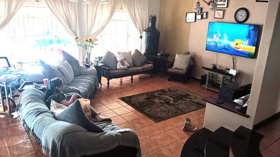 To Let 3 Bedroom Property for Rent in Malvern KwaZulu-Natal