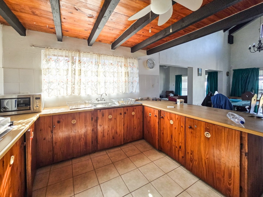 5 Bedroom Property for Sale in Sea Park KwaZulu-Natal