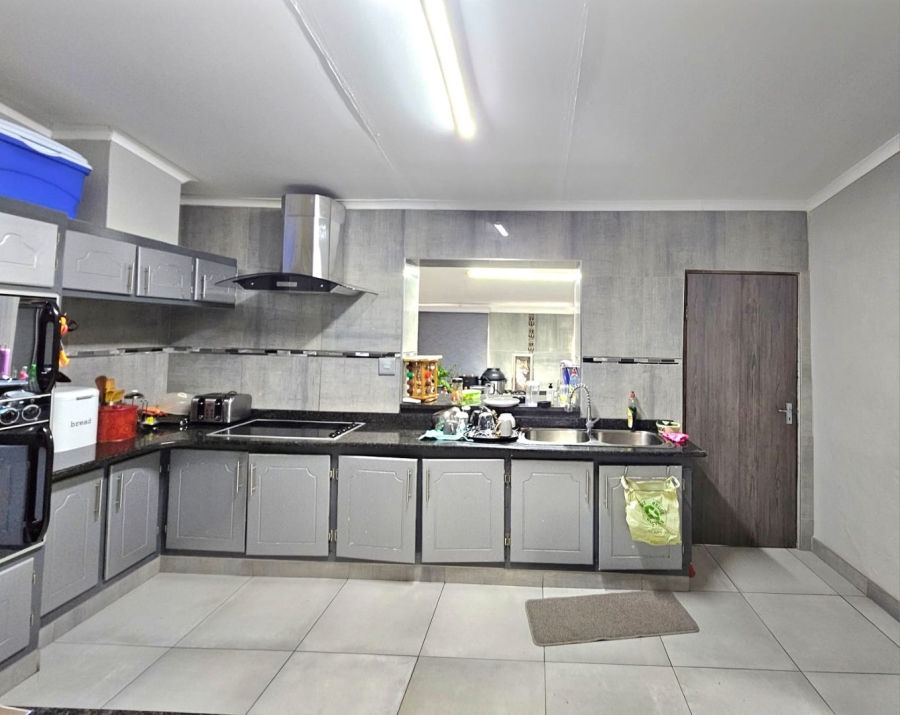 3 Bedroom Property for Sale in Lennoxton KwaZulu-Natal