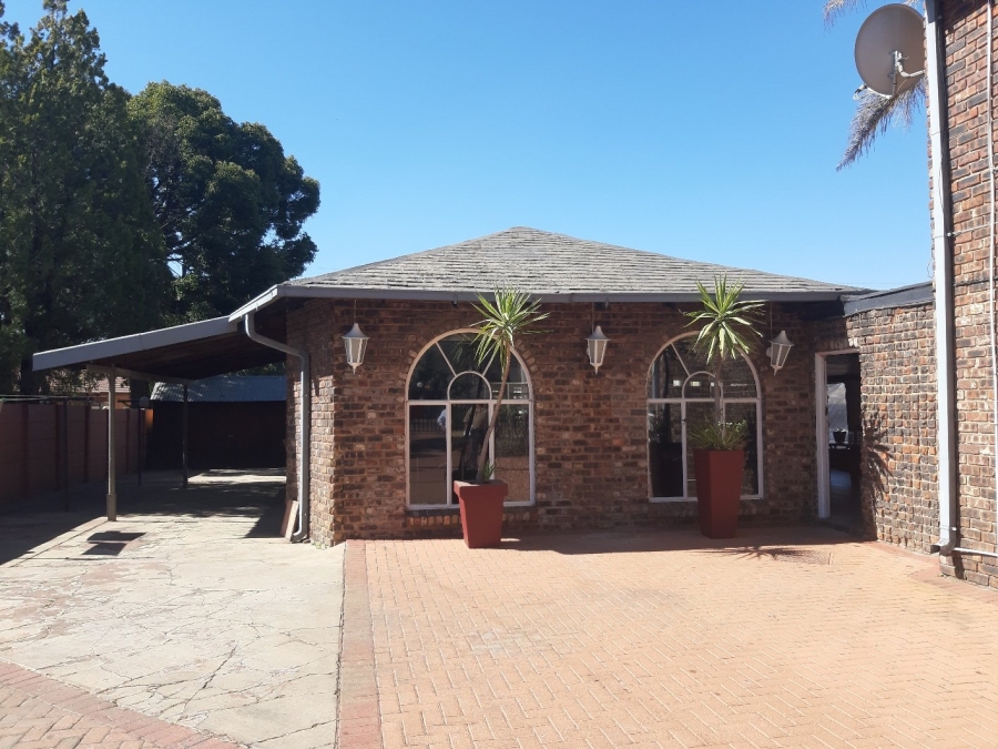 9 Bedroom Property for Sale in Newcastle KwaZulu-Natal