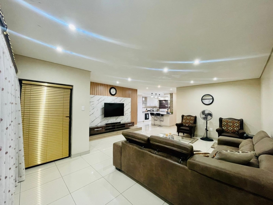 3 Bedroom Property for Sale in Newcastle KwaZulu-Natal