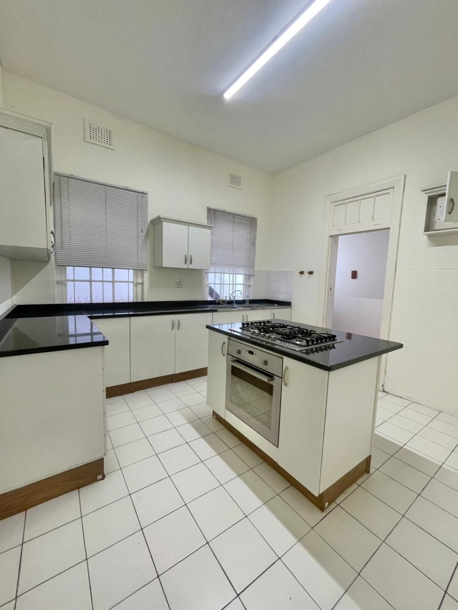 1 Bedroom Property for Sale in Essenwood KwaZulu-Natal