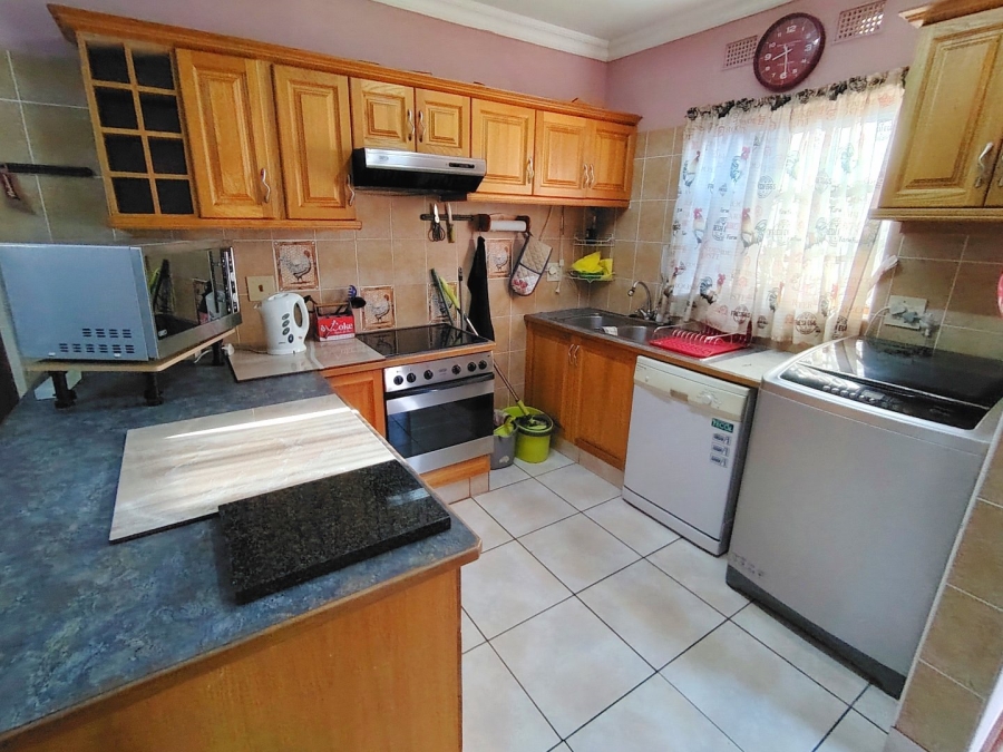 3 Bedroom Property for Sale in Uvongo Beach KwaZulu-Natal