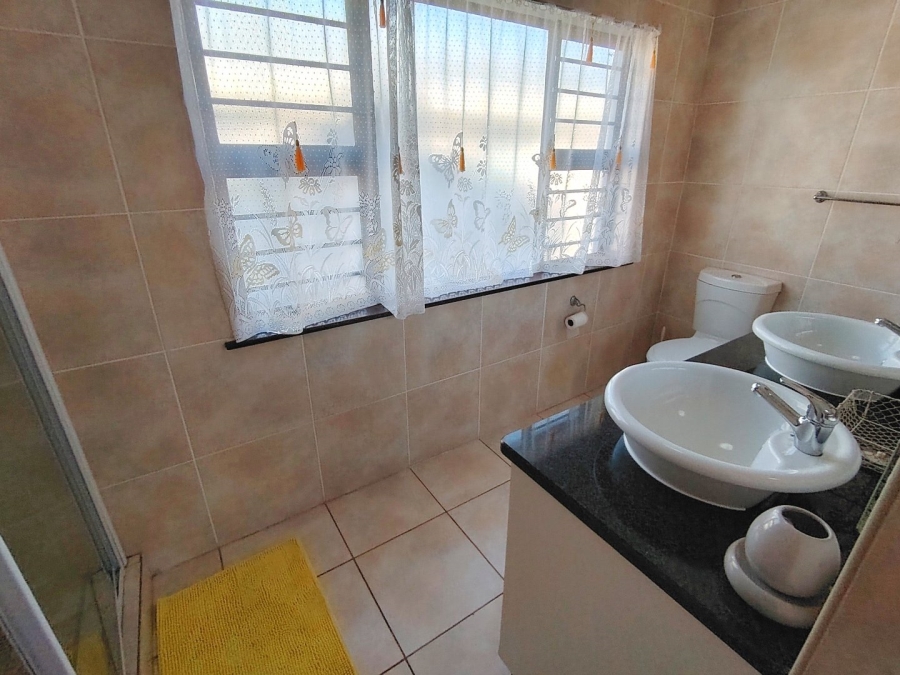 3 Bedroom Property for Sale in Uvongo Beach KwaZulu-Natal