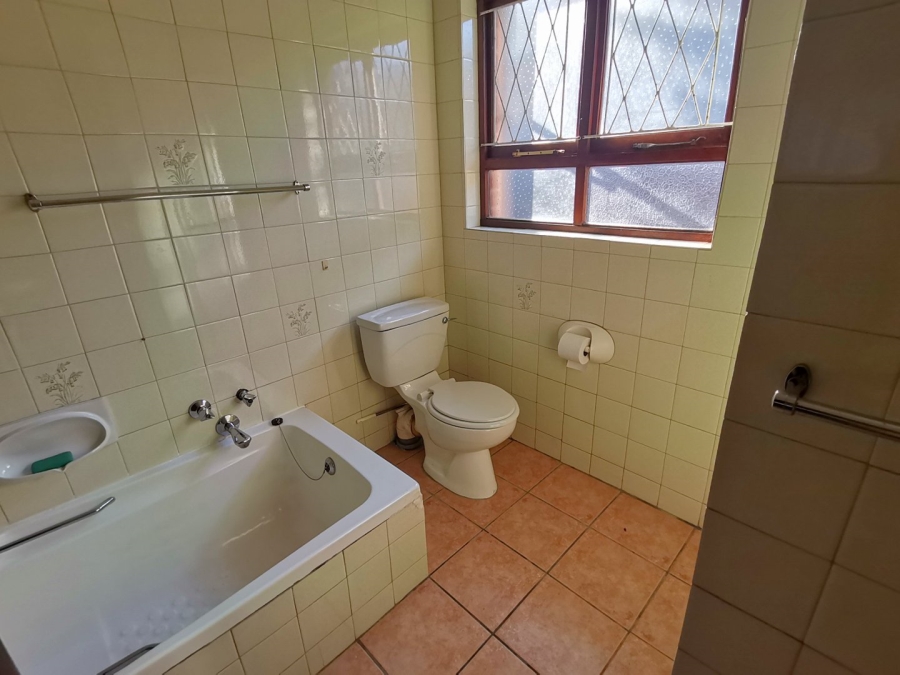 5 Bedroom Property for Sale in Shelly Beach KwaZulu-Natal