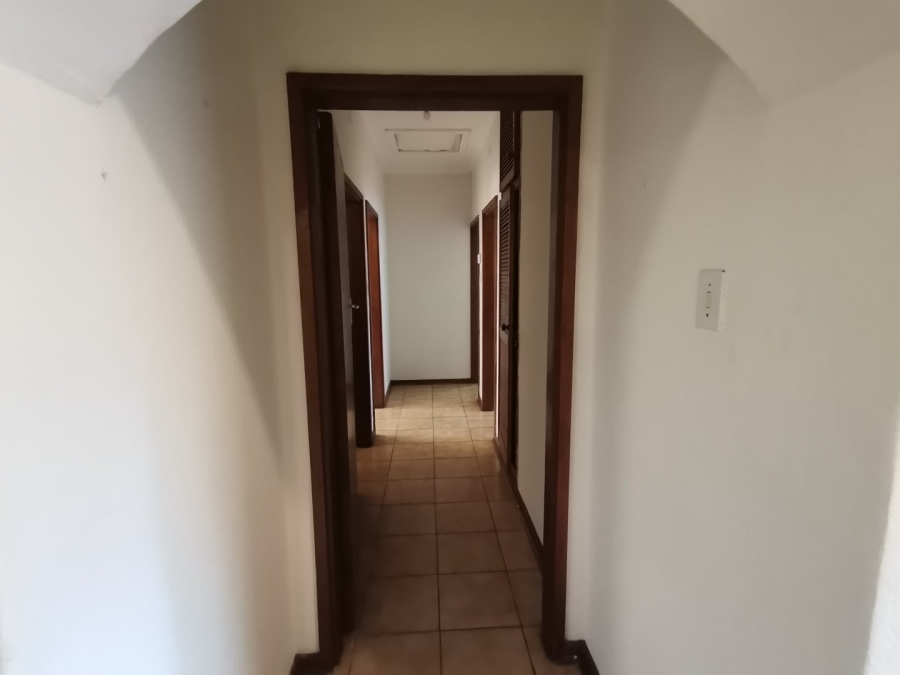 5 Bedroom Property for Sale in Shelly Beach KwaZulu-Natal