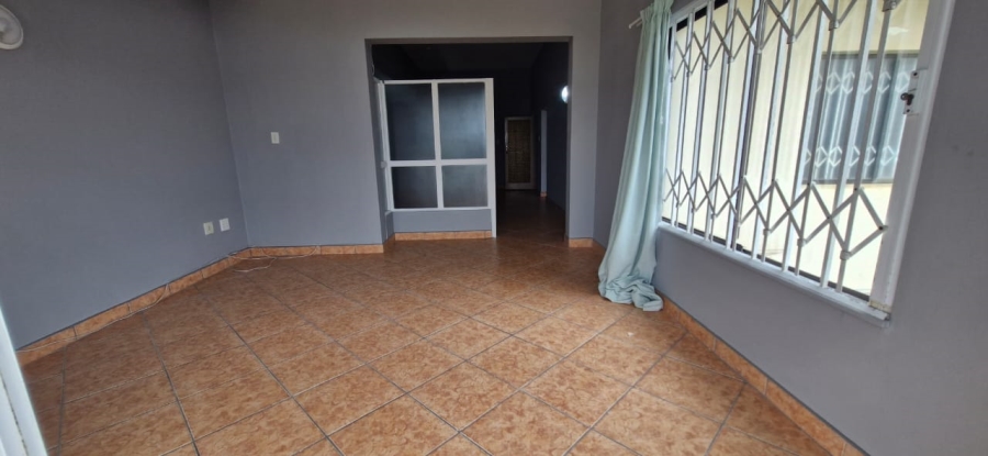 2 Bedroom Property for Sale in Manaba Beach KwaZulu-Natal