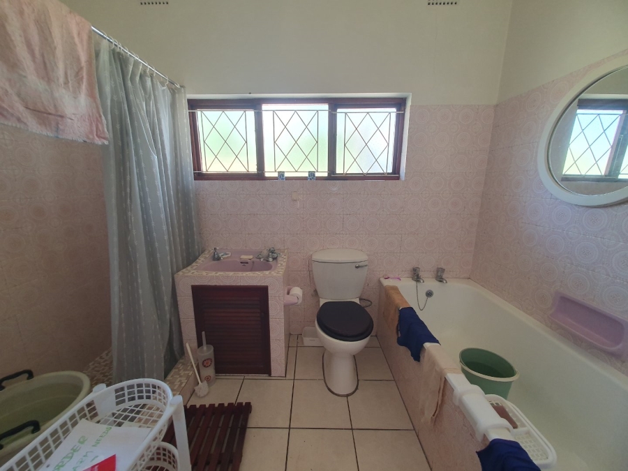 4 Bedroom Property for Sale in Hibberdene KwaZulu-Natal