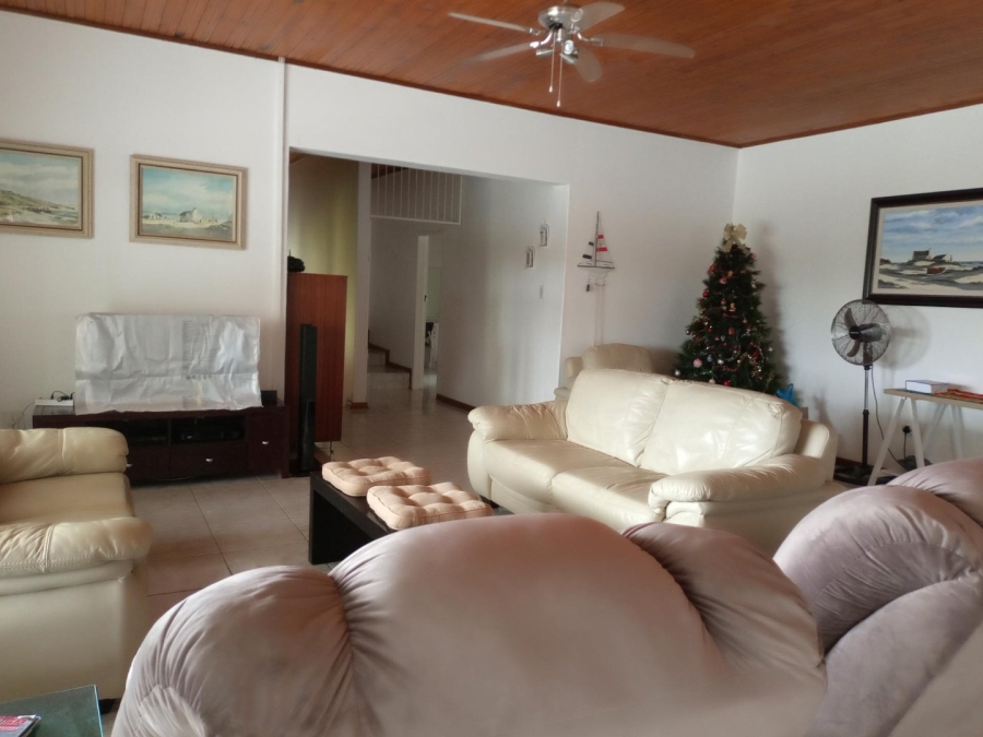 5 Bedroom Property for Sale in Manaba Beach KwaZulu-Natal