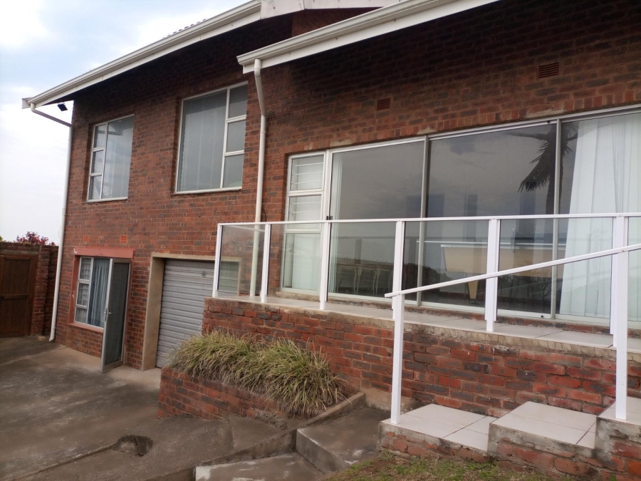 5 Bedroom Property for Sale in Manaba Beach KwaZulu-Natal