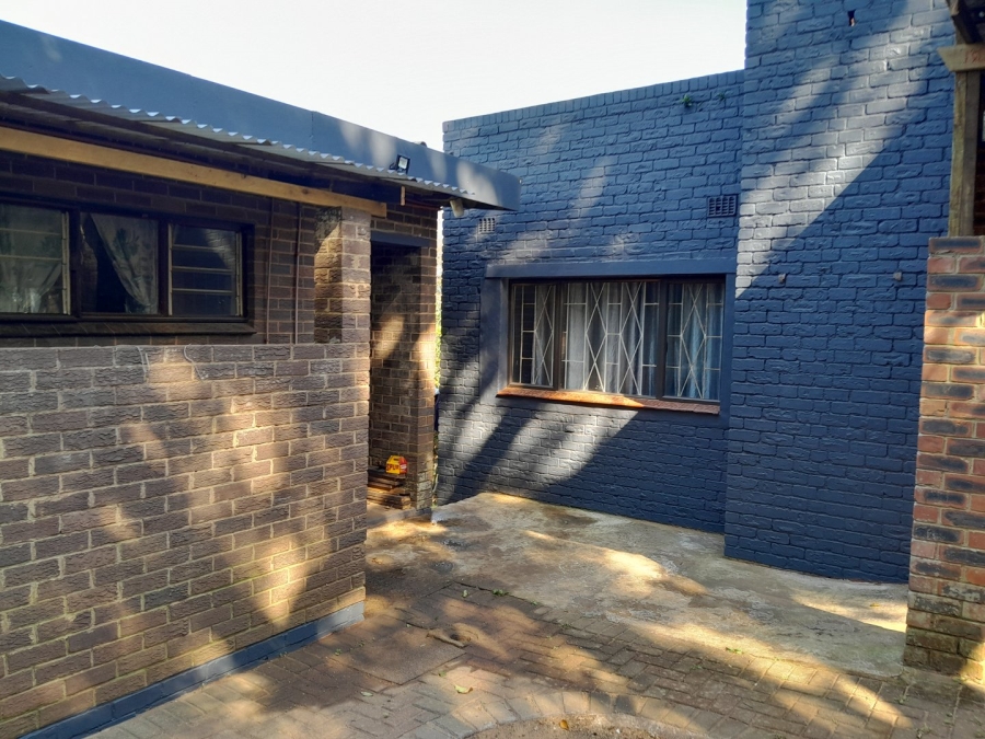 2 Bedroom Property for Sale in Freeland Park KwaZulu-Natal