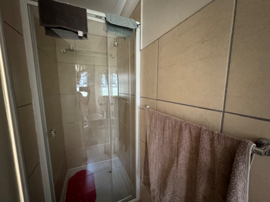 2 Bedroom Property for Sale in Sunnyridge KwaZulu-Natal