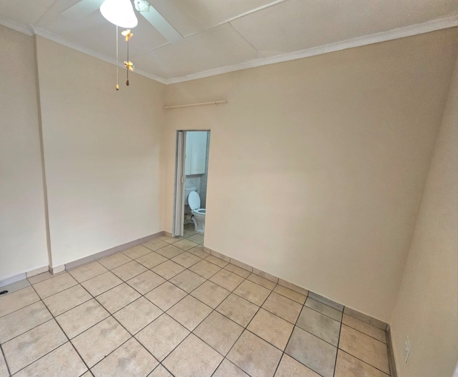 2 Bedroom Property for Sale in Schuinshoogte KwaZulu-Natal