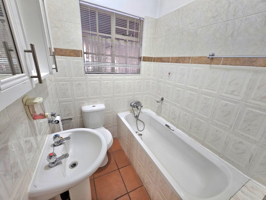 2 Bedroom Property for Sale in Schuinshoogte KwaZulu-Natal